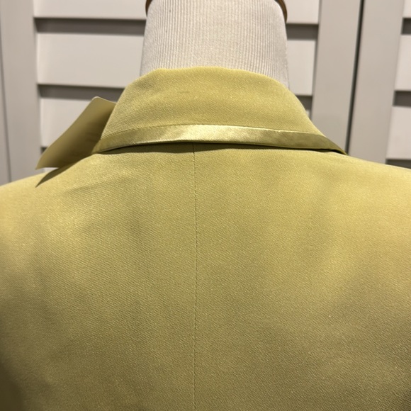 Valentino Miss V in EUC Green lined Blazer with Satin Trim/ Buttons. - Picture 7 of 11